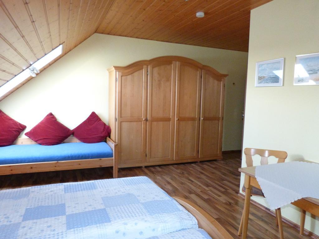 Gaestehaus Moni Jaeger Weyher Luaran gambar